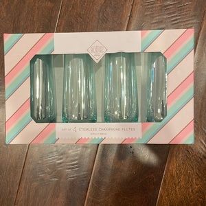 Stemless champagne glasses